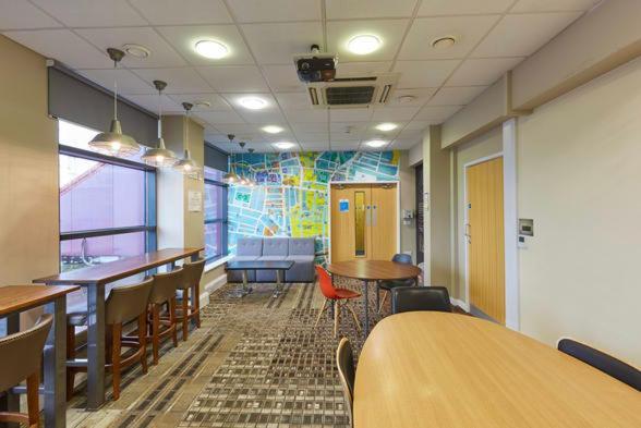 Small Double Ensuite Room Next To The City Centre Leeds  Exteriér fotografie